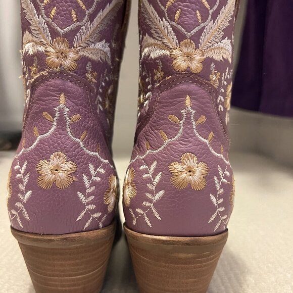 DINGO Primrose Bootie in Lavender Sz 9 NEVER WORN - Picture 14 of 16